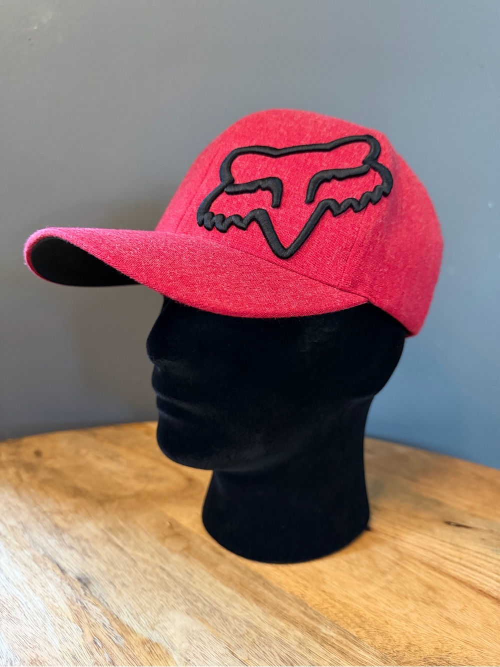 Fox Men’s Racing Red Logo Baseball Cap Flexfit Size S/M.
